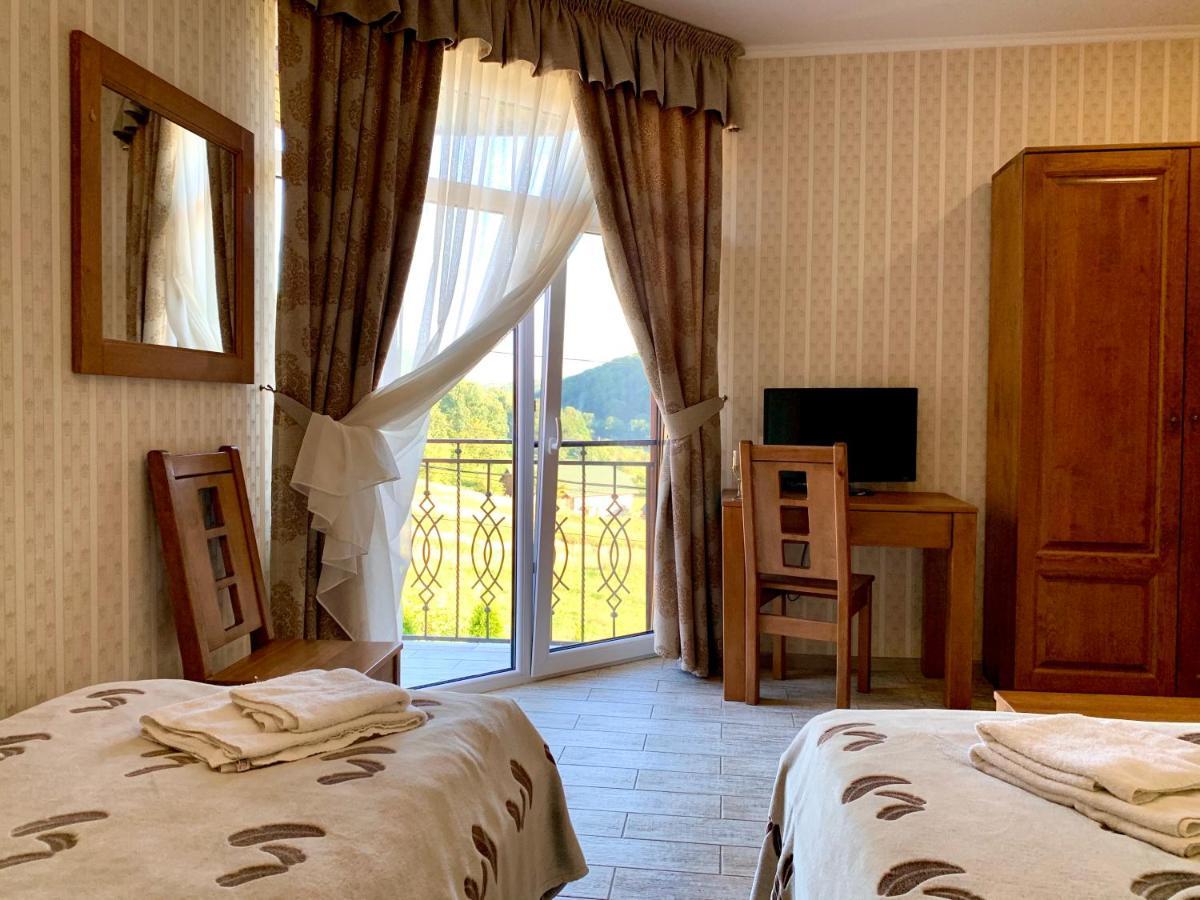Mini Hotel Solnce Karpat Poljana Exteriör bild