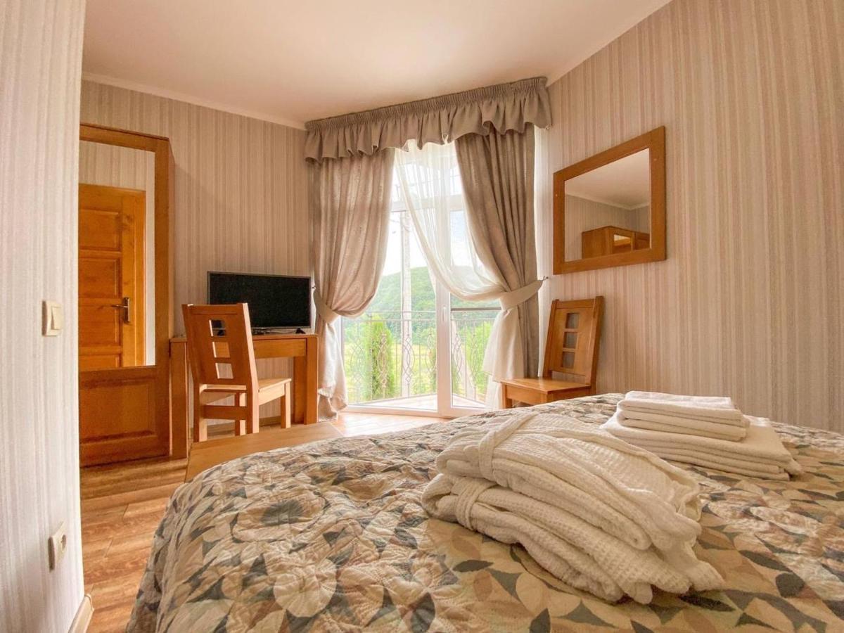 Mini Hotel Solnce Karpat Poljana Exteriör bild