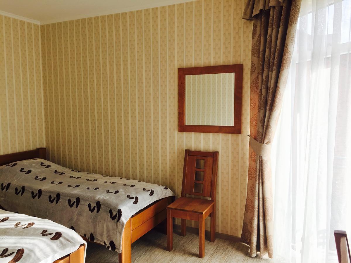Mini Hotel Solnce Karpat Poljana Exteriör bild