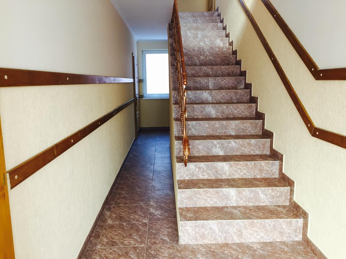 Mini Hotel Solnce Karpat Poljana Exteriör bild