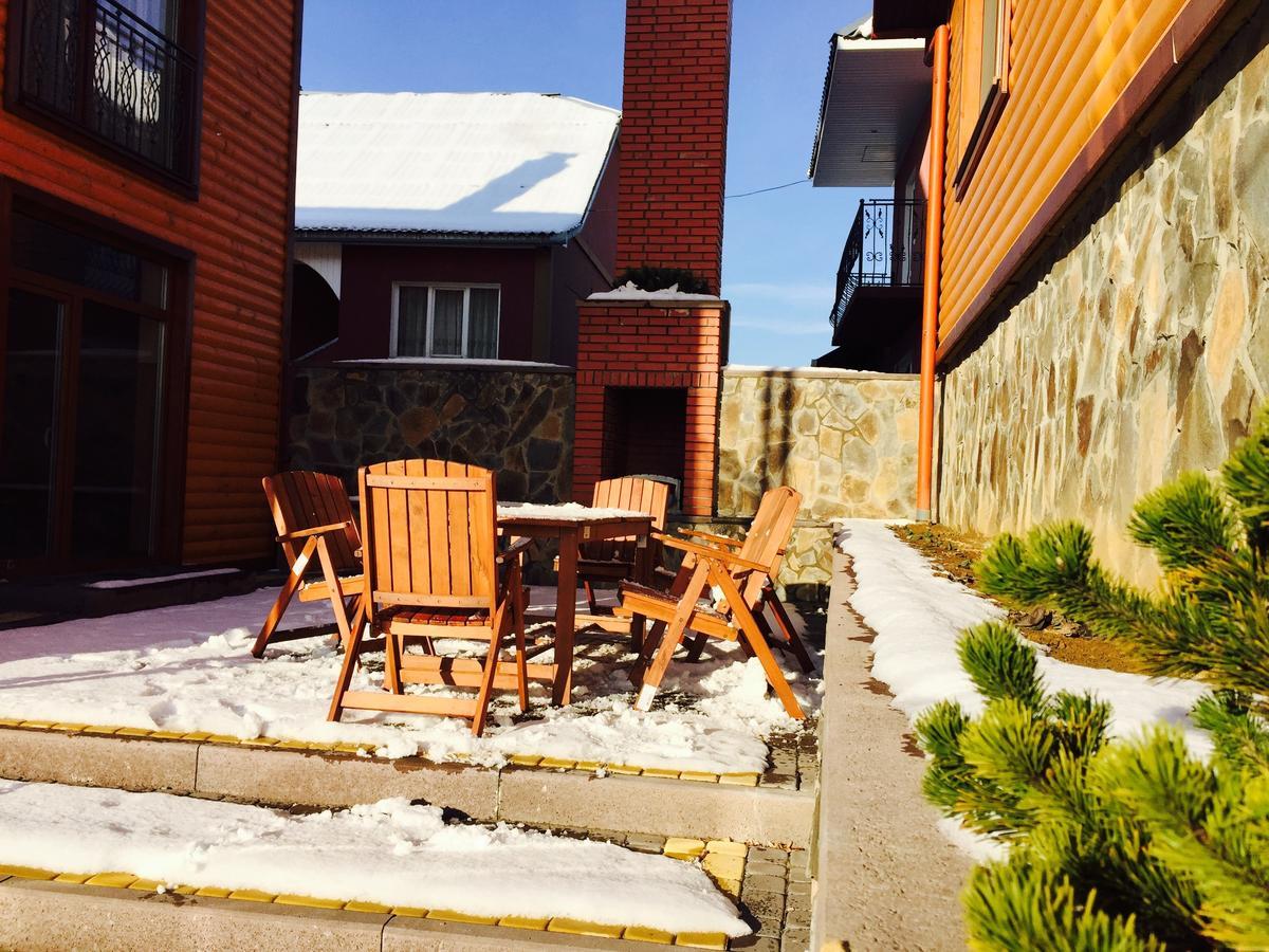 Mini Hotel Solnce Karpat Poljana Exteriör bild