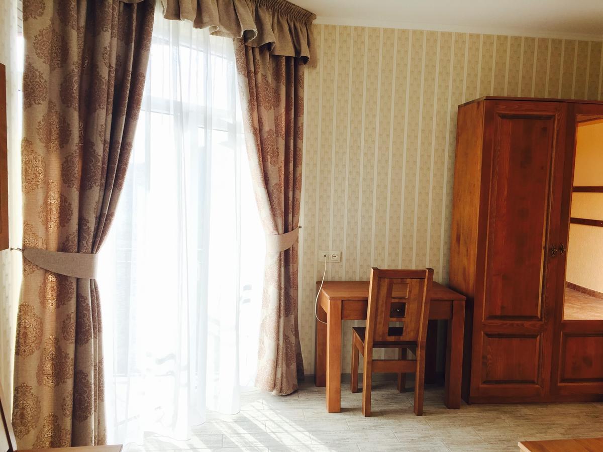 Mini Hotel Solnce Karpat Poljana Exteriör bild