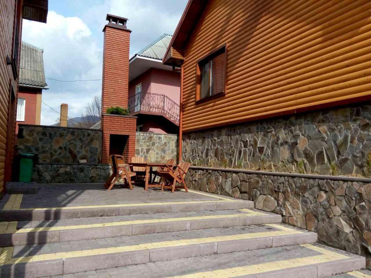 Mini Hotel Solnce Karpat Poljana Exteriör bild