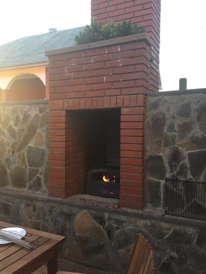 Mini Hotel Solnce Karpat Poljana Exteriör bild