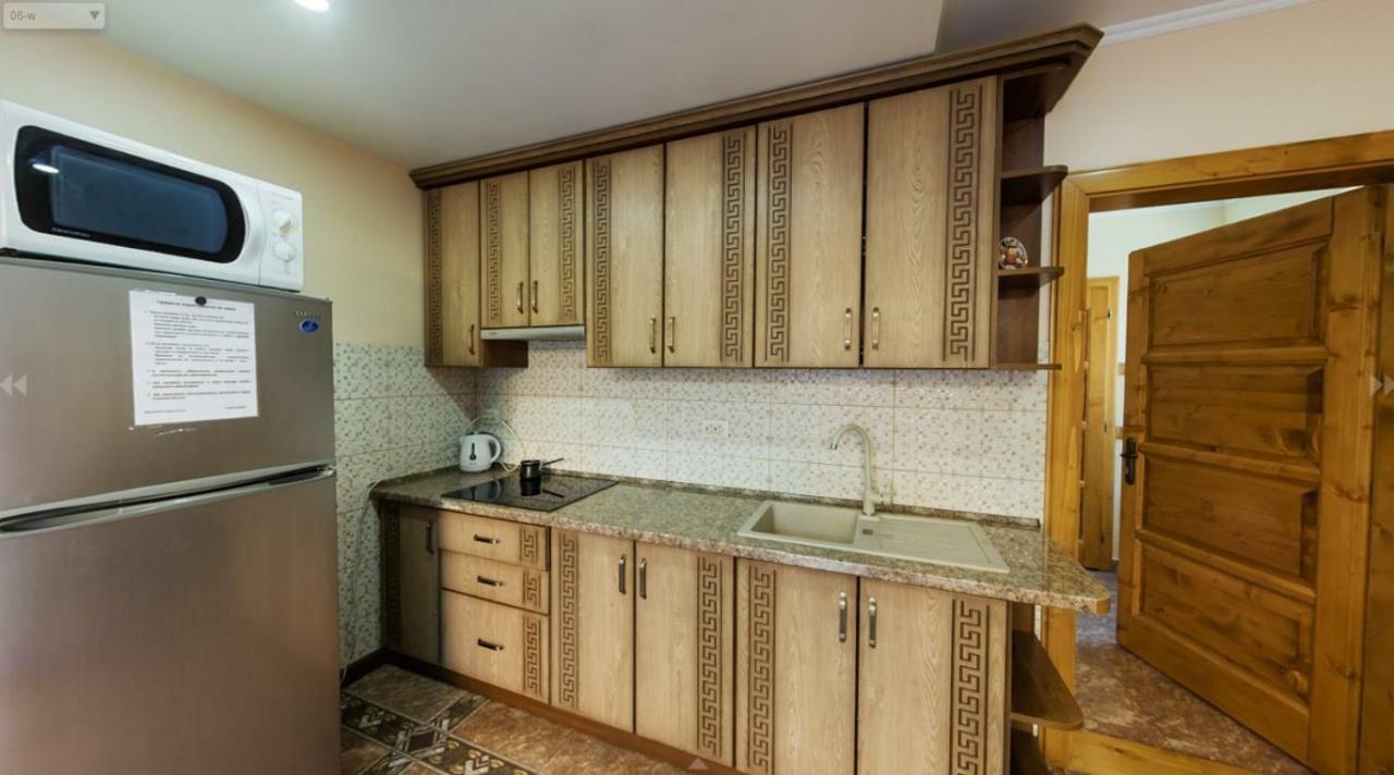 Mini Hotel Solnce Karpat Poljana Exteriör bild